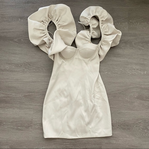 Zara Ruffled Voluminous Dress - Picture 7 of 11